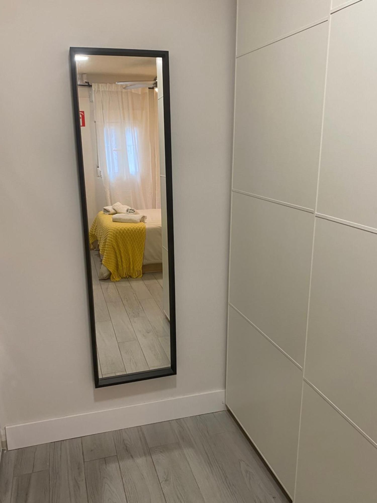 Studio, Cerca De El Rastro De Madrid Eksteriør bilde